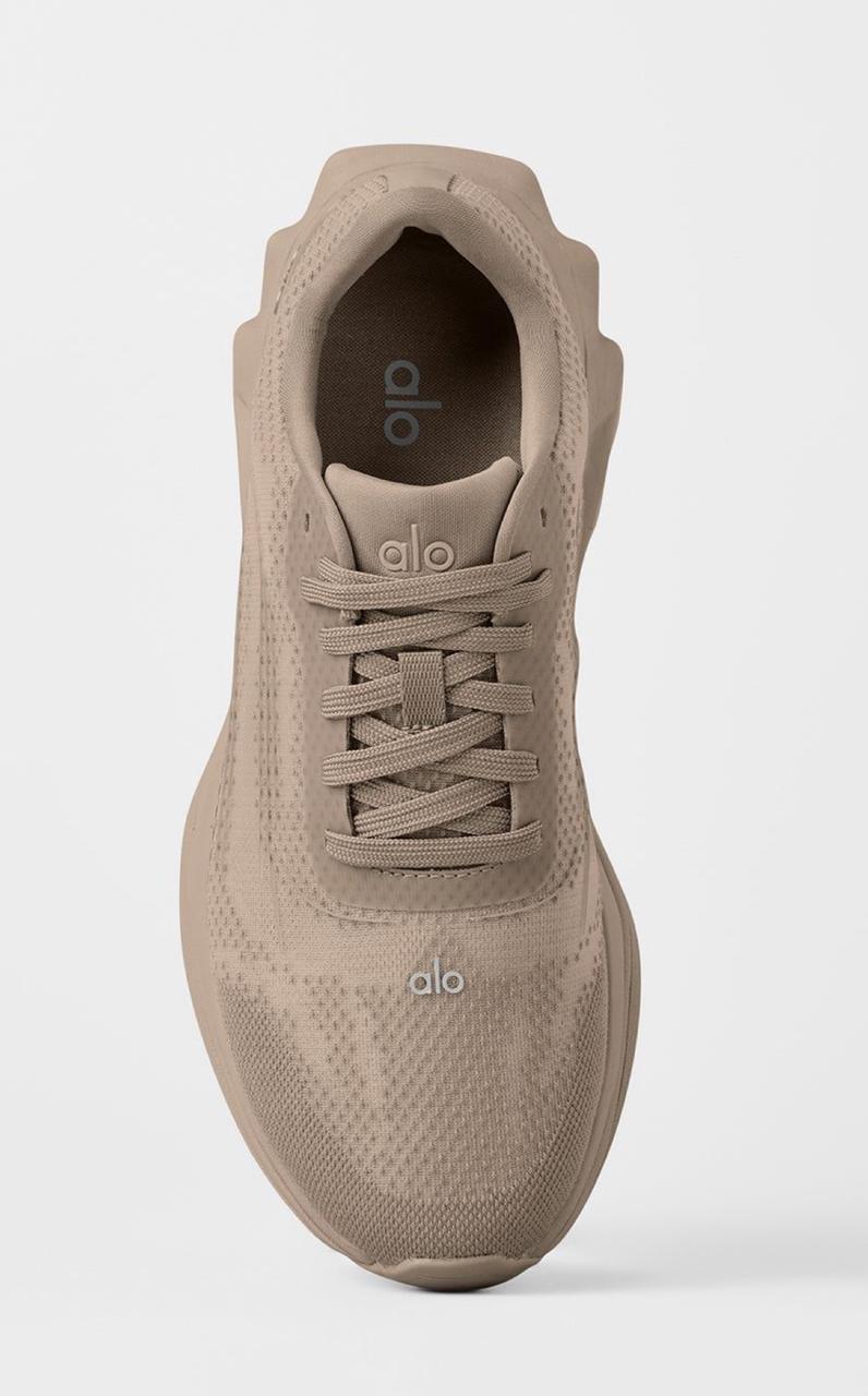 Alo yoga runner gravel